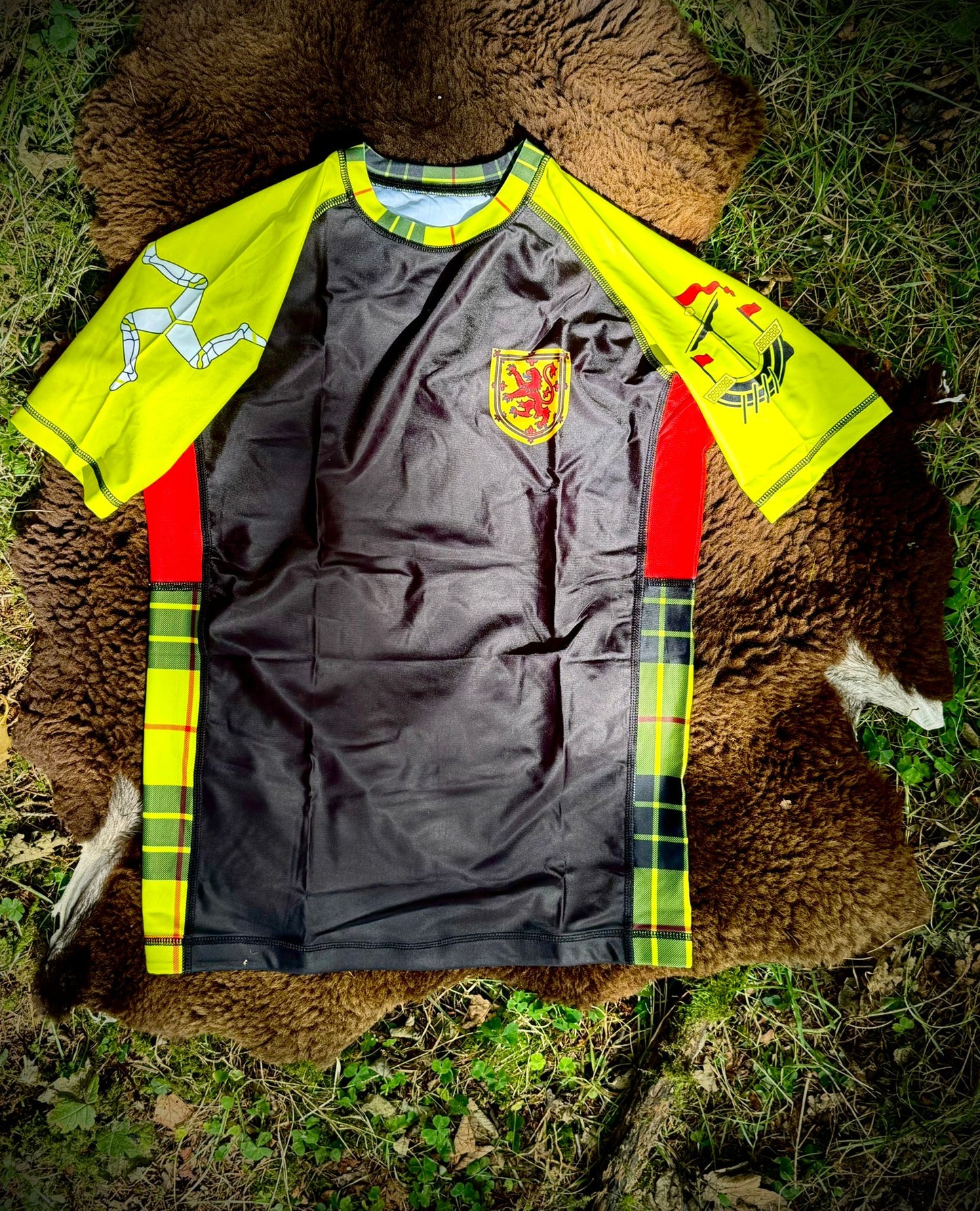 "The Islander" Short Sleeve Rashguard